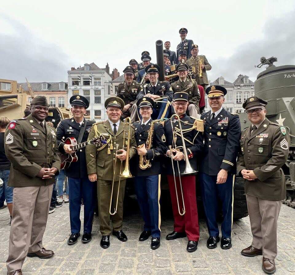 SHAPE International Band